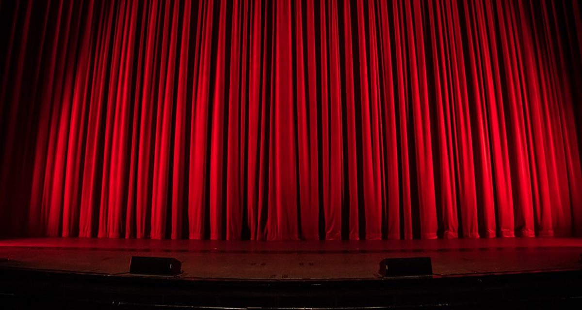 Томич перевёл 79,5 тысячи за билеты в театр, но новая знакомая исчезла