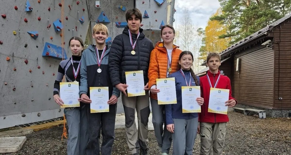 Ася Тюлюпо и Владислав Темерев выиграли чемпионат Томска по ледолазанию